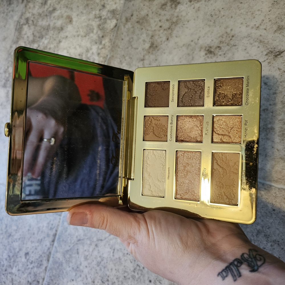 Gold Eyeshadow Palette